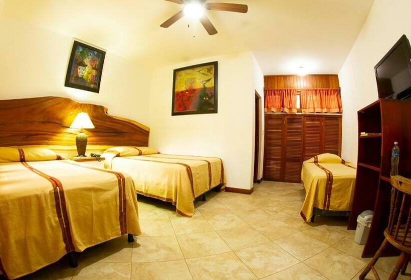 اتاق استاندارد سه نفره, Dos Mundos Panajachel