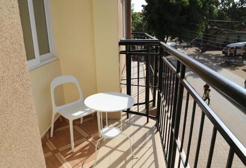 سوئیت جونیور با چشم‌انداز کوهستان, East Point Hotel Moshi