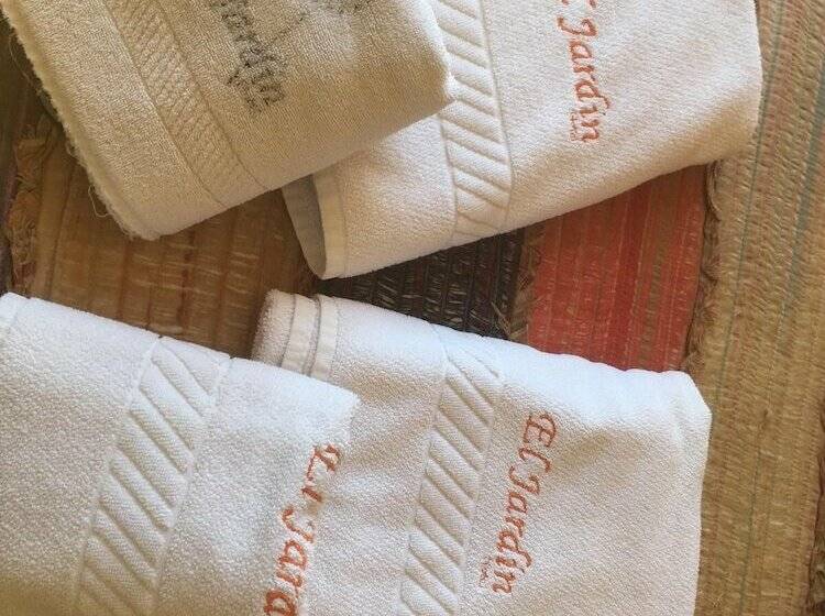 غرفة قياسية, El Jardin