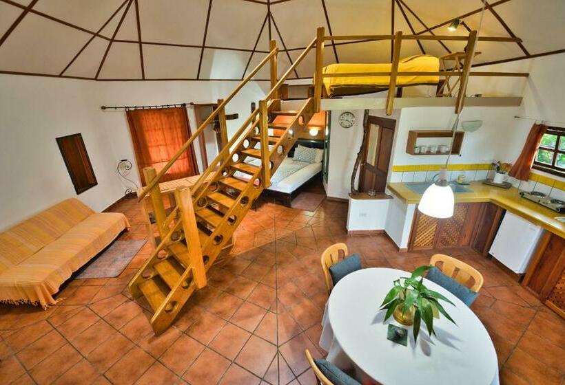 غرفة عائلية, Isla Verde