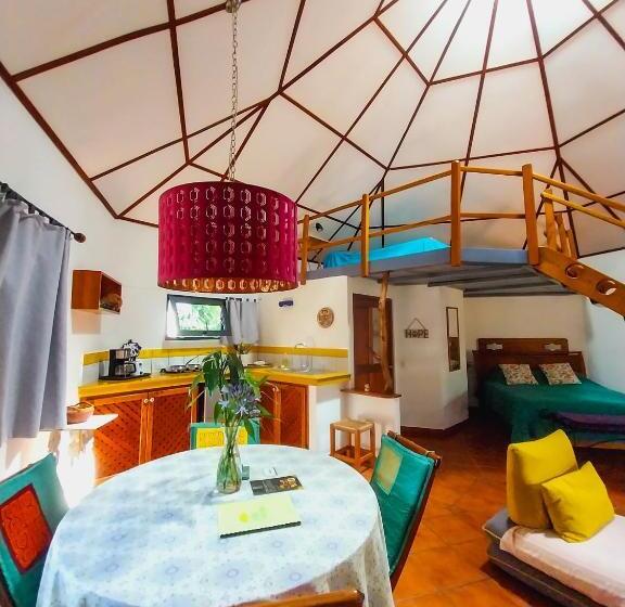 غرفة عائلية, Isla Verde