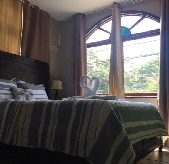 غرفة قياسية, La Casa De La Abuela