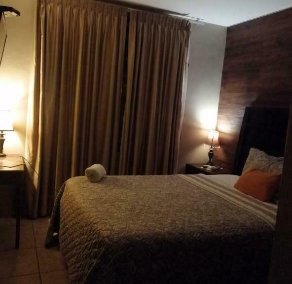 غرفة قياسية, La Casa De La Abuela