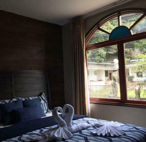 غرفة قياسية, La Casa De La Abuela