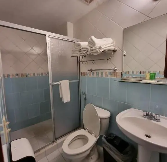 Standard Kolmen Hengen Huone, La Casa De La Abuela