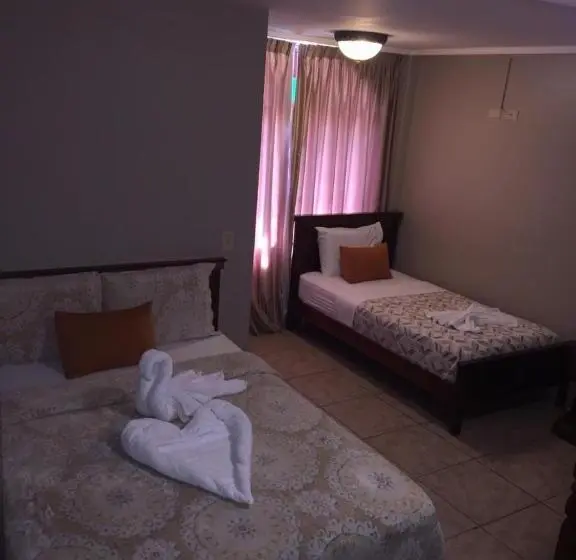 Standard Kolmen Hengen Huone, La Casa De La Abuela