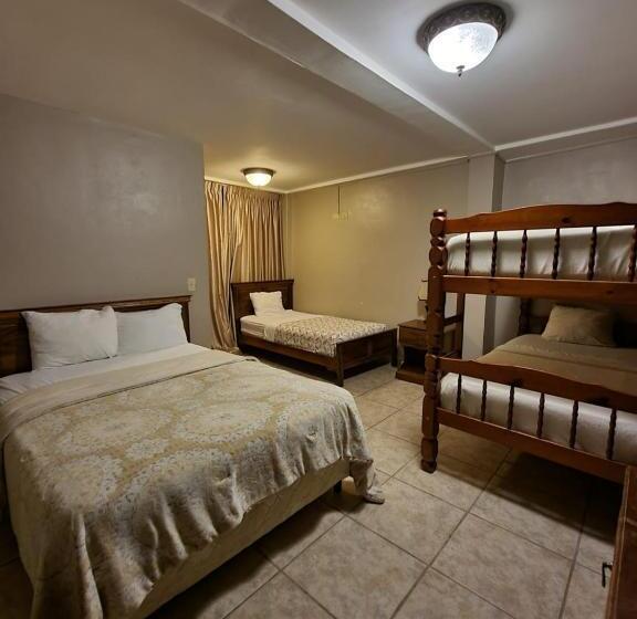 غرفة قياسية ثلاثية, La Casa De La Abuela