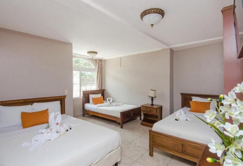 غرفة قياسية ثلاثية, La Casa De La Abuela