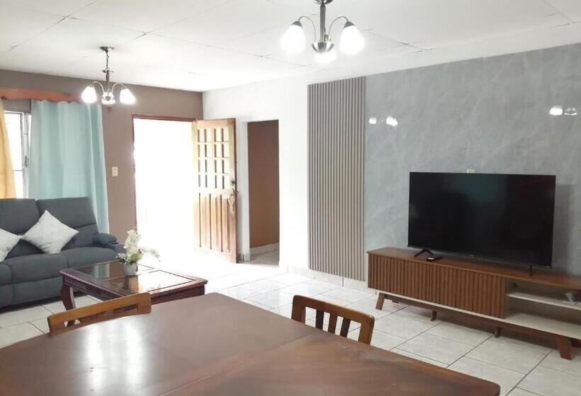 شقة غرفتين, La Casa De La Abuela