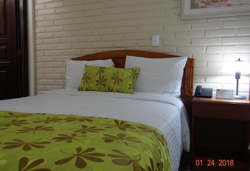 اتاق راحتی یک تخته, Mac Arthur