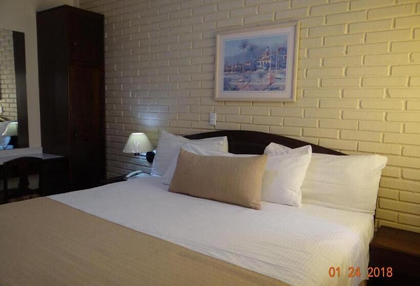 اتاق راحتی یک تخته, Mac Arthur