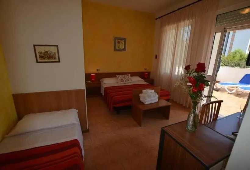 Standard Triple Room with Terrace, Nuova Graziosa
