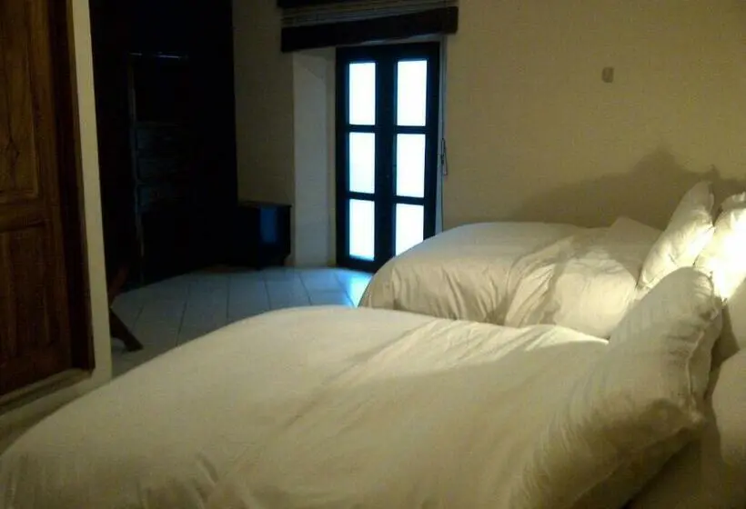 سوییت لوکس, Posada De Don José