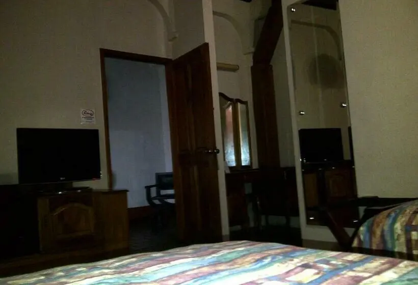 سوییت, Posada De Don José