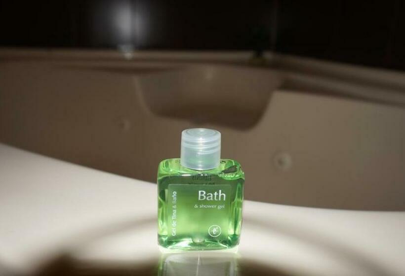 자쿠지 스위트, Residencial El Amanecer