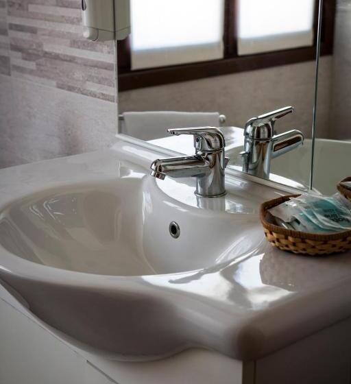 חדר בסיסי, Ristorante Cigno