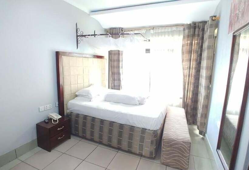 エコノミールーム, The Walkgard Transit