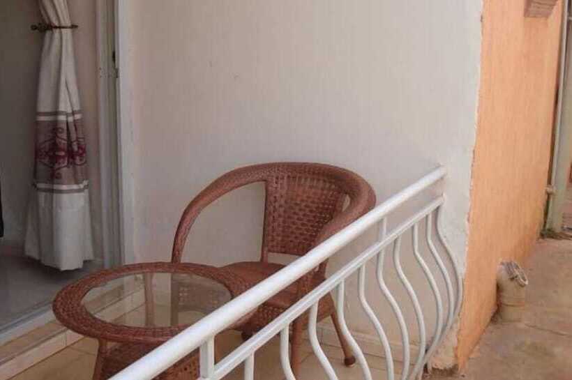 اتاق لوکس, Wellsprings