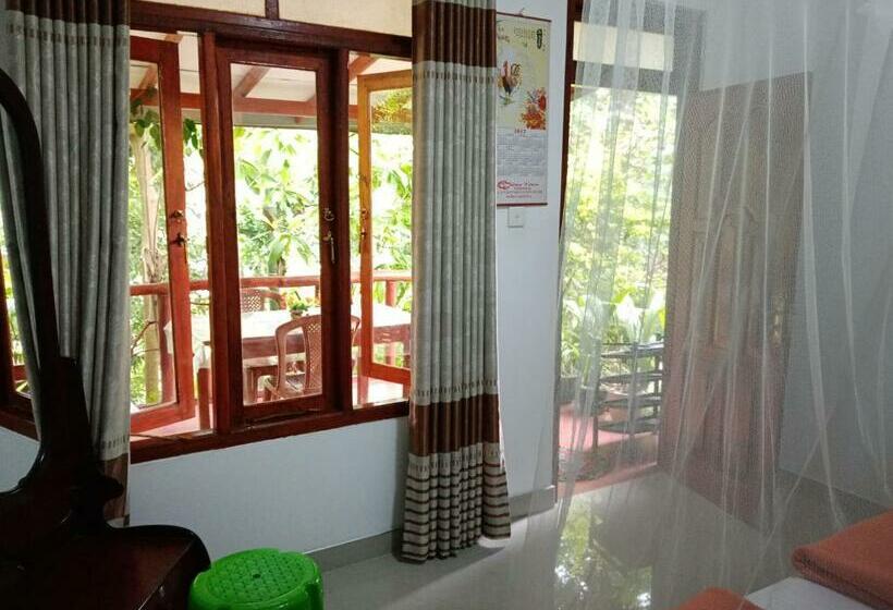 Quarto Deluxe, Littleadems View