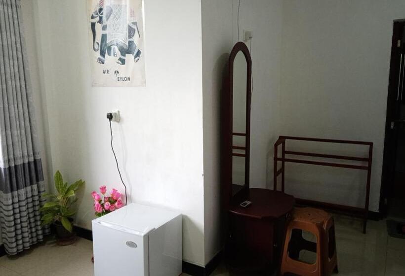 Quarto Triplo Estandar, Littleadems View