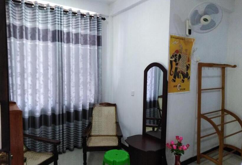 Quarto Triplo Estandar, Littleadems View