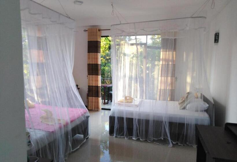 Quarto Deluxe com Sacada, Littleadems View