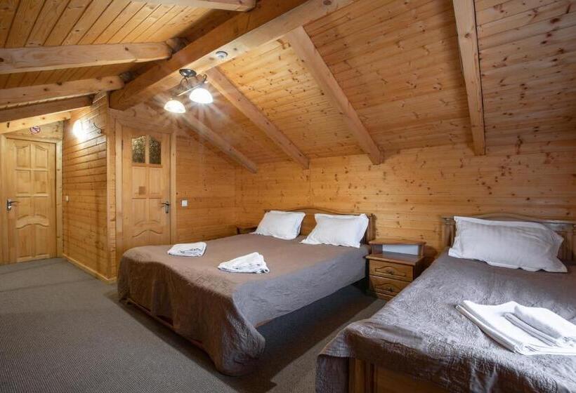 Camera Tripla Economy, Altair