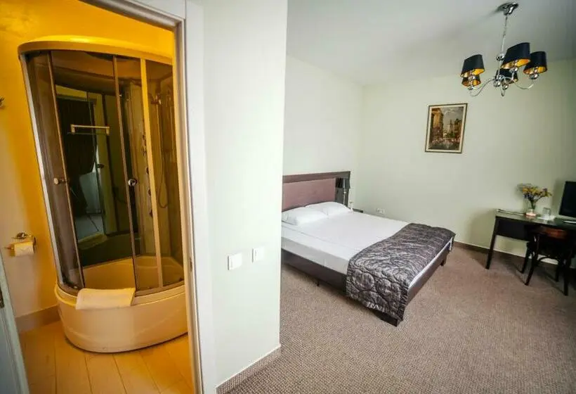 Sviitti, Churchill Inn