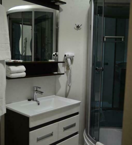 سوییت, Churchill Inn