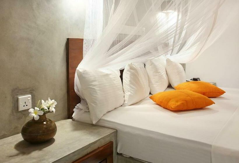 اتاق لوکس با بالکن و چشم‌انداز دریا, Culture Resort