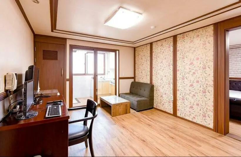 スイート, Hillstay Residence