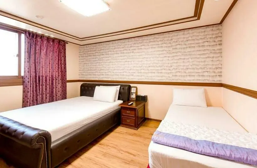 スイート, Hillstay Residence