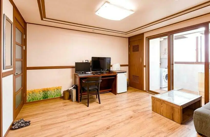 スイート, Hillstay Residence