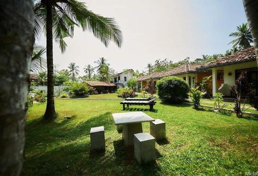 חדר סטנדרט לשלושה, Jasmine Cabanas