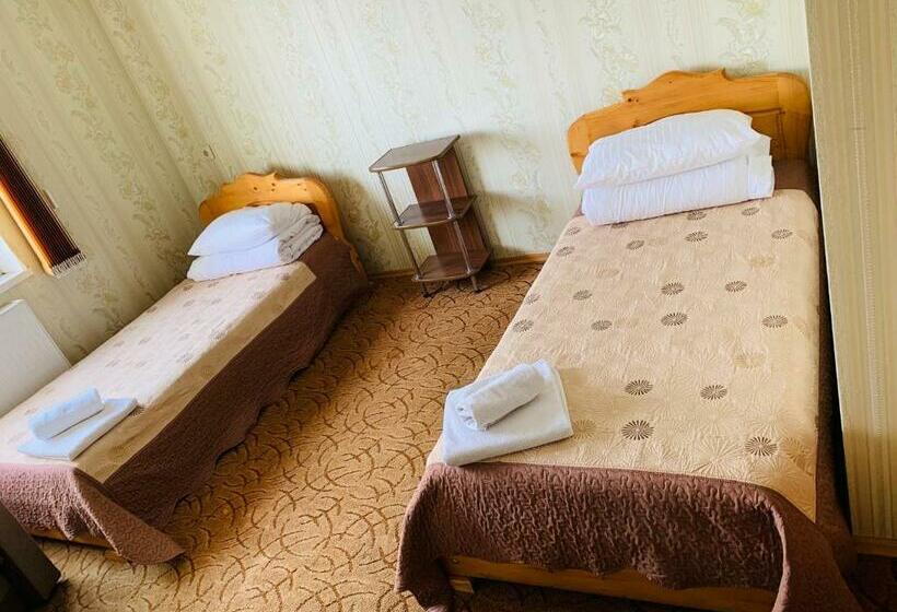 اتاق راحتی, Pid Yavorom