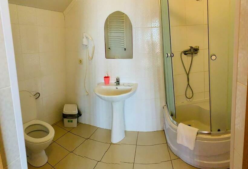 سوییت جونیور, Pid Yavorom