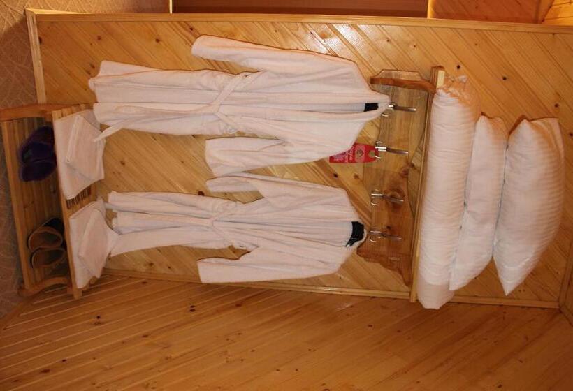 سوییت جونیور, Pid Yavorom