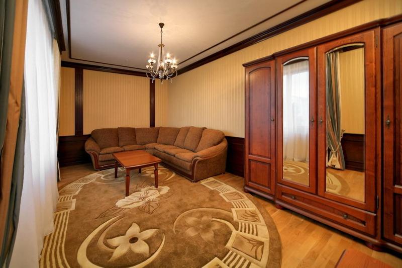 סוויטת ג'וניור, &restaurant Senator