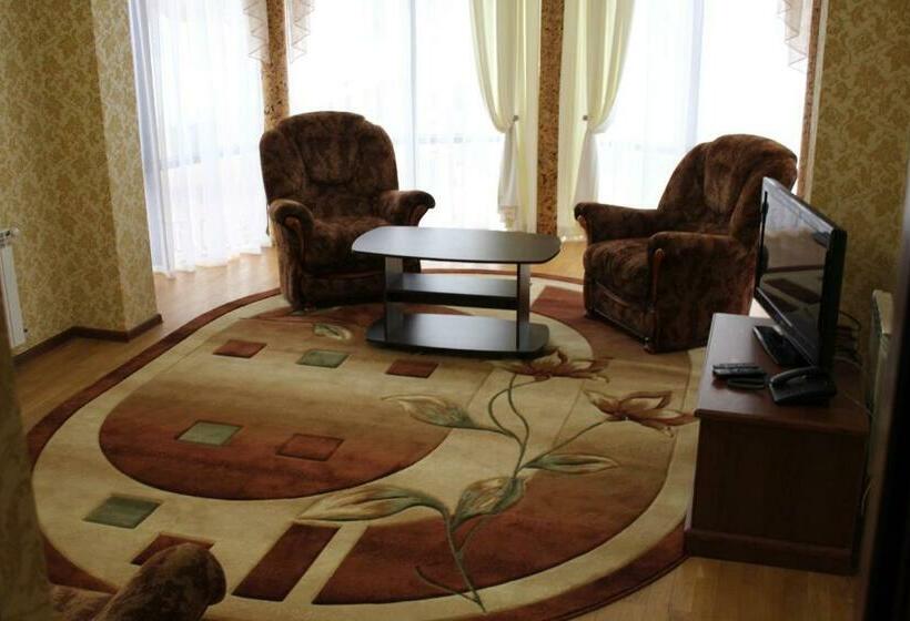 سوئیت 2 خوابه, &restaurant Senator