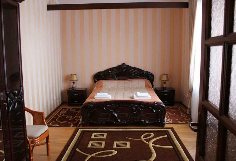 سوئیت 2 خوابه, &restaurant Senator