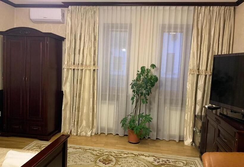 سوییت اجرایی, &restaurant Senator