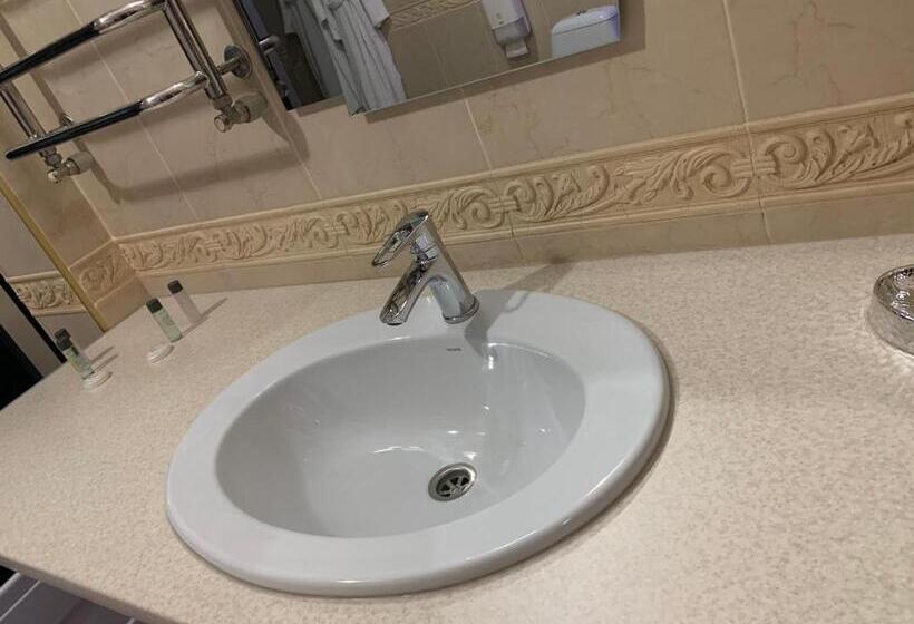 سوییت اجرایی, &restaurant Senator