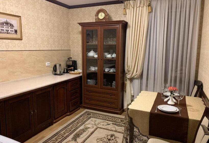 سوییت اجرایی, &restaurant Senator