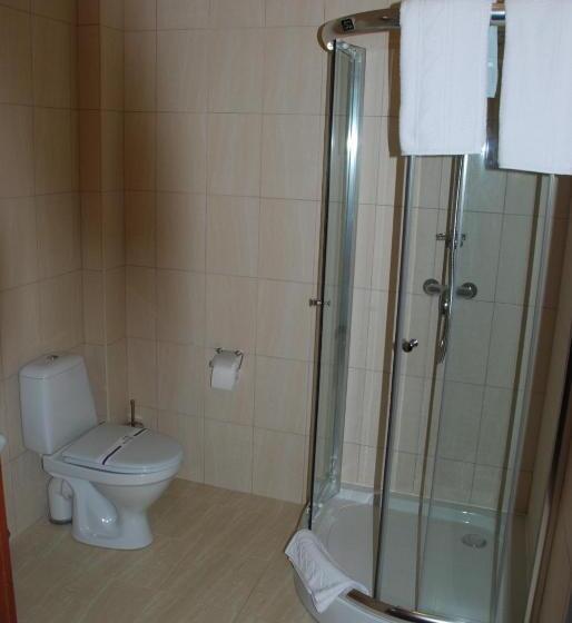 חדר קומפורט, Shato Paradis