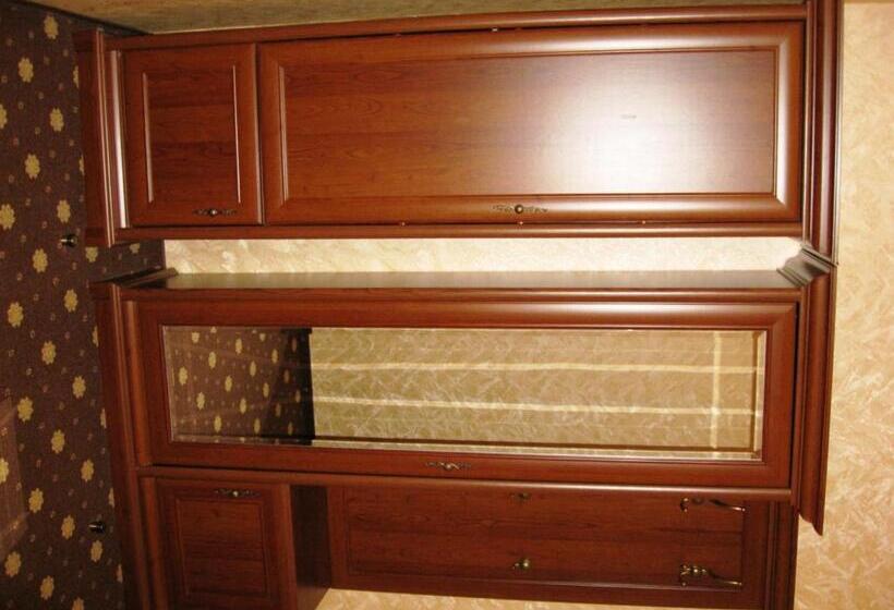 חדר קומפורט, Shato Paradis