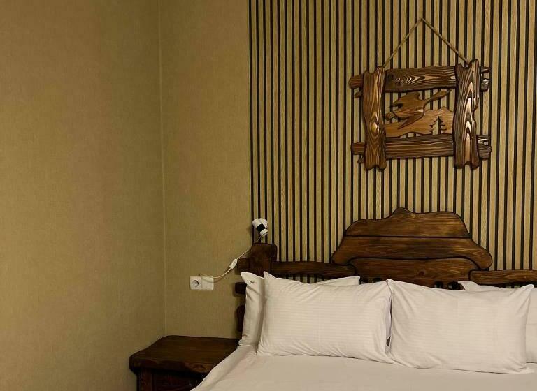 سوییت با چشمانداز کوه, Silveroks