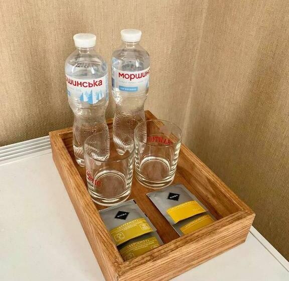 سوییت با چشمانداز کوه, Silveroks