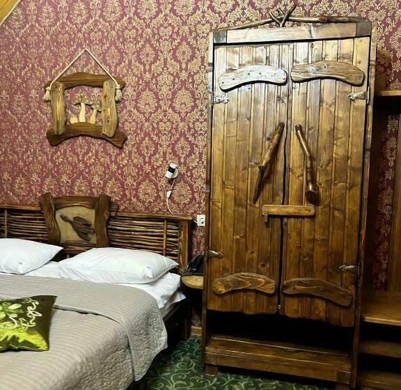 سوییت با چشمانداز کوه, Silveroks