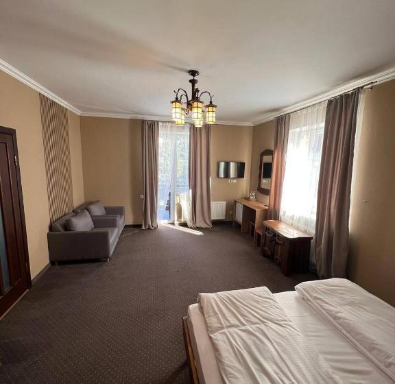 سوییت با چشمانداز کوه, Silveroks