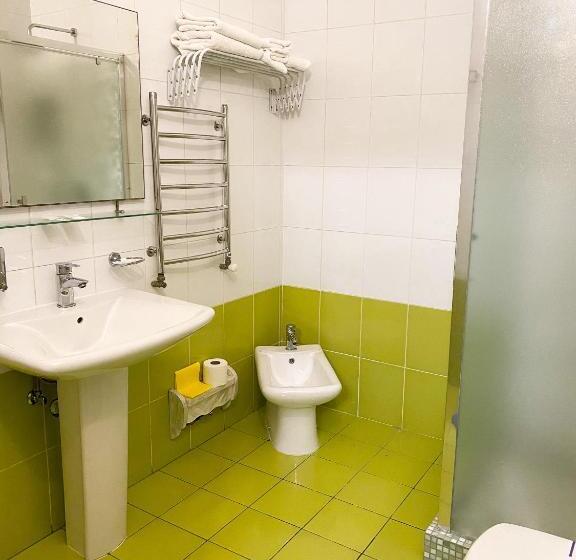 سوئیت جونیور با چشمانداز کوهستان, Silveroks